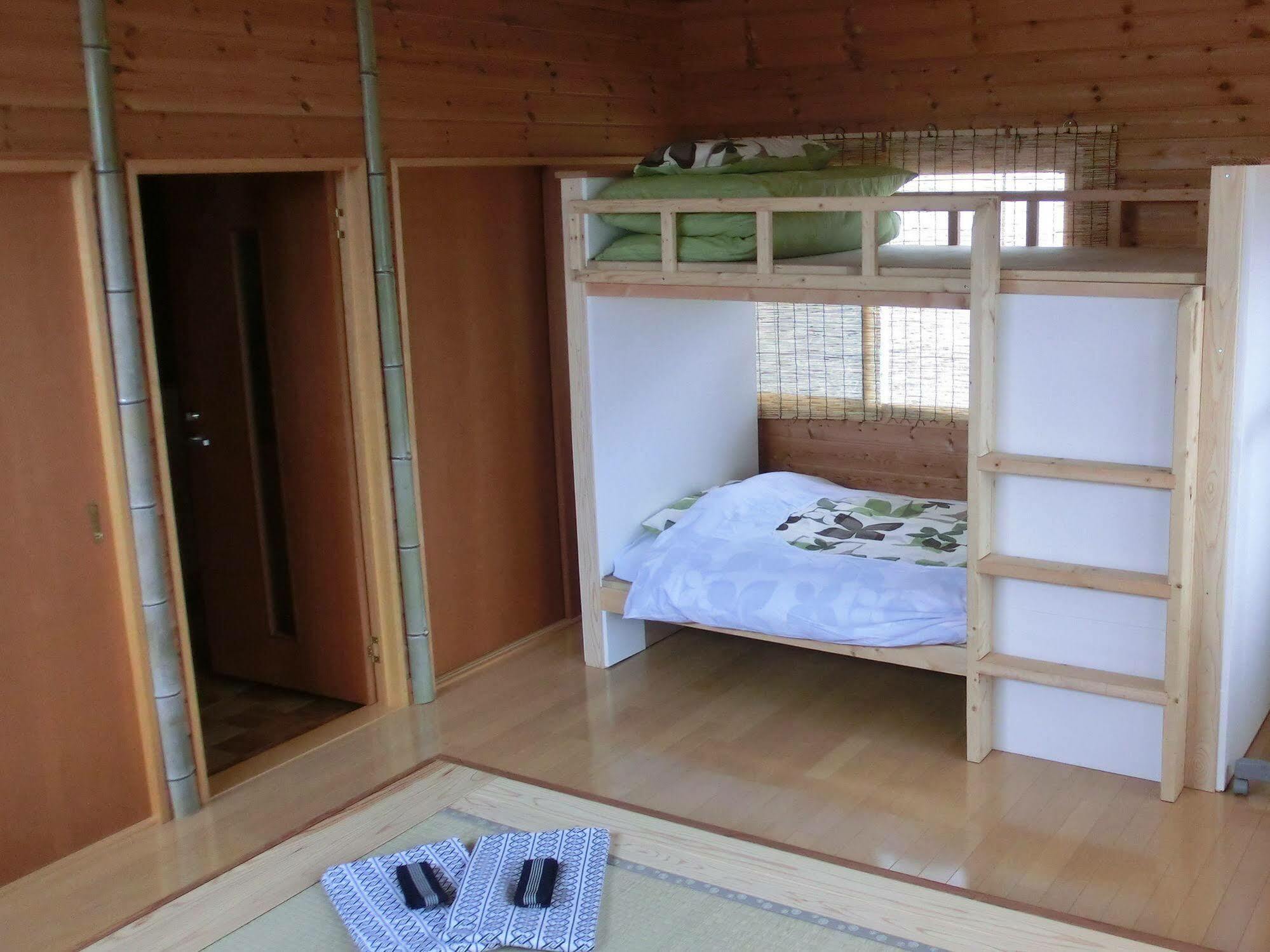 Hotel Takayama Ninja House Esterno foto